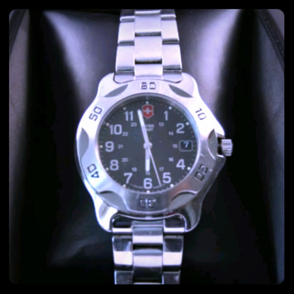 Vintage Swiss Army Victorinox Mens Analog Display